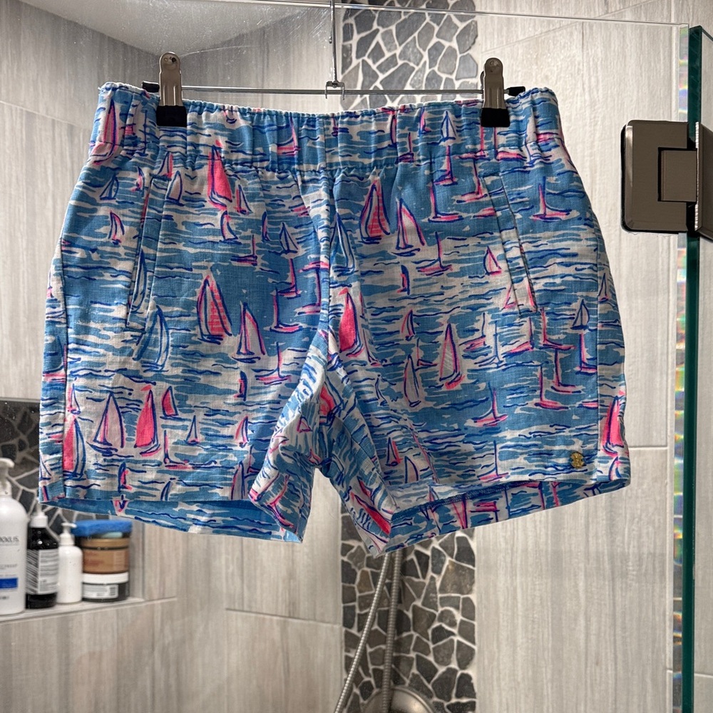 Lilly Pulitzer linen short in boatylicious. Size small